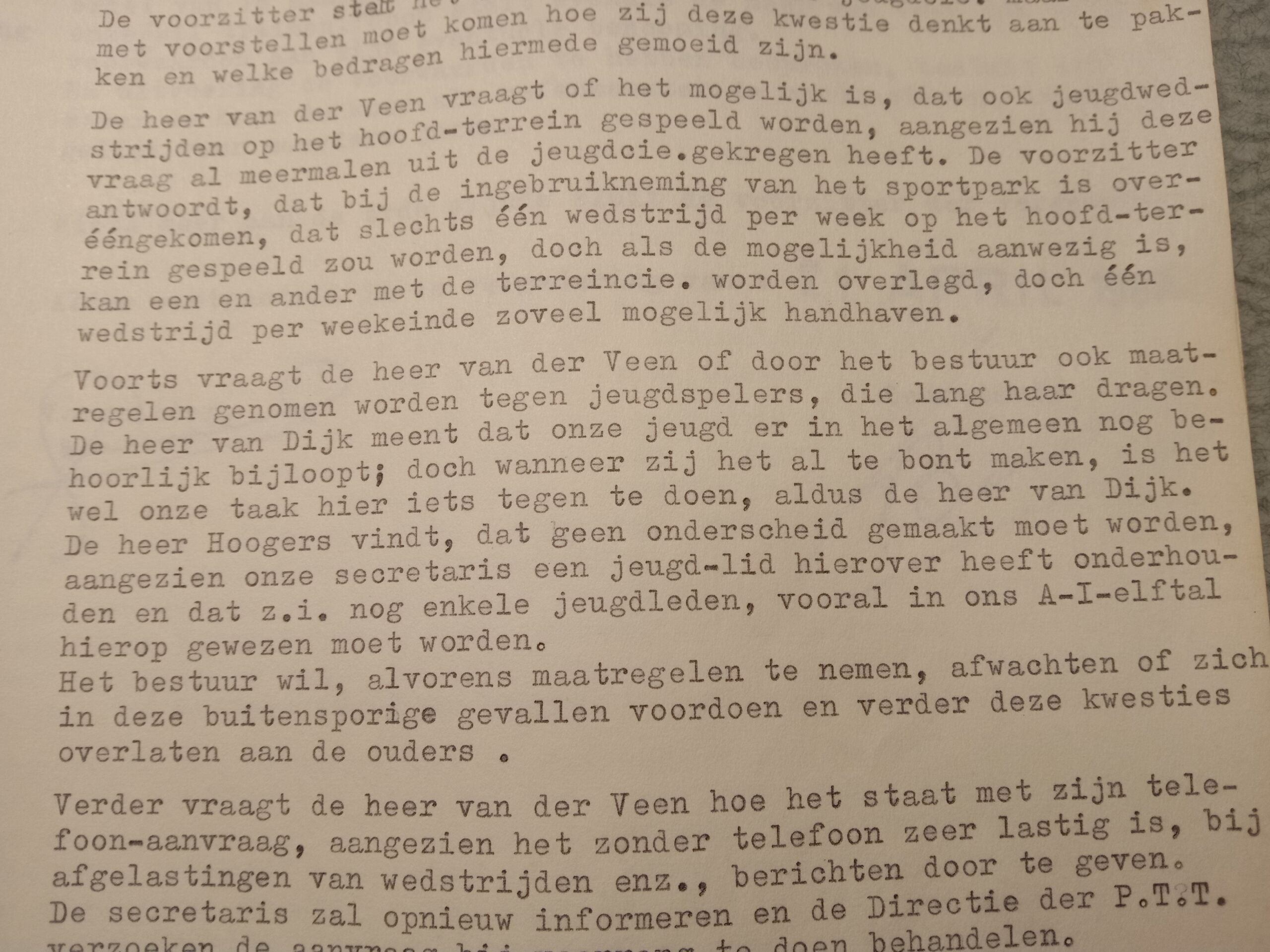 Maatregelen tegen jeugdleden die lang haar dragen?